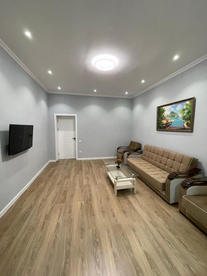 Amir Temur Apartment In Center After Renovation Tashkent Exterior photo